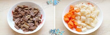 <a href=/shicai/shucai/LianOu/index.html target=_blank><u>莲<a href=/shicai/shucai/Ou/index.html target=_blank><u>藕</u></a></u></a><a href=/shicai/shucai/QinCai/index.html target=_blank><u>芹菜</u></a>拌<a href=/shicai/mimian/HeiDou/index.html target=_blank><u>黑豆</u></a><a href=/shicai/mimian/FuZhu/index.html target=_blank><u>腐竹</u></a>步骤3-4