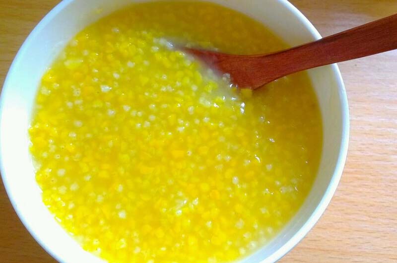 <a href=/shicai/mimian/YuMiMian/index.html target=_blank><u><a href=/shicai/mimian/YuMi/index.html target=_blank><u>玉米</u></a>面</u></a>粥的做法1