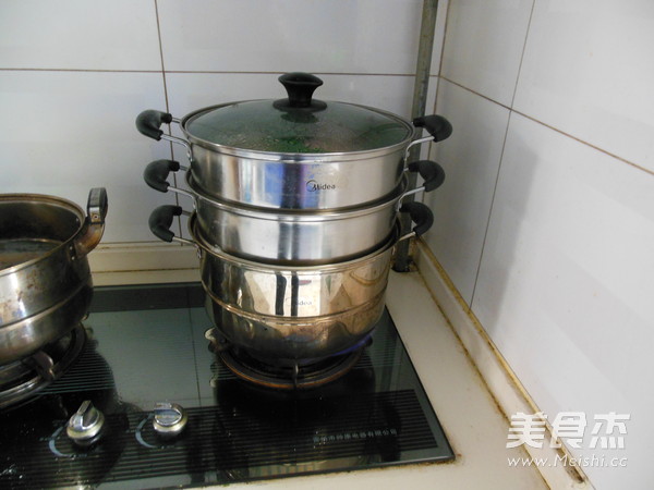 寿<a href=/shicai/guopin/Tao/index.html target=_blank><u>桃</u></a>贺新春的做法