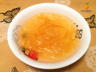 自制<a href=/shicai/diaoweipin/FengMi/index.html target=_blank><u>蜂蜜</u></a><a href=/shicai/guopin/YouZi/index.html target=_blank><u>柚子</u></a>茶