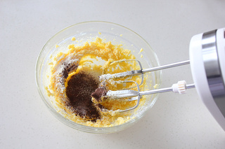 朗姆<a href=/shicai/guopin/PuTao/index.html target=_blank><u>葡萄</u></a>椰蓉饼干