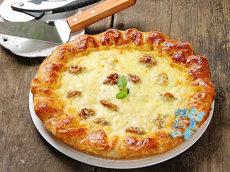 <a href=/shicai/guopin/LiuLian/index.html target=_blank><u>榴莲</u></a>核<a href=/shicai/guopin/Tao/index.html target=_blank><u>桃</u></a>仁芝心披萨