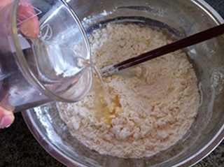 自发面粉<a href=/shicai/rouqin/JiDan/index.html target=_blank><u>鸡蛋</u></a><a href=/shicai/mimian/YouTiao/index.html target=_blank><u>油条</u></a>