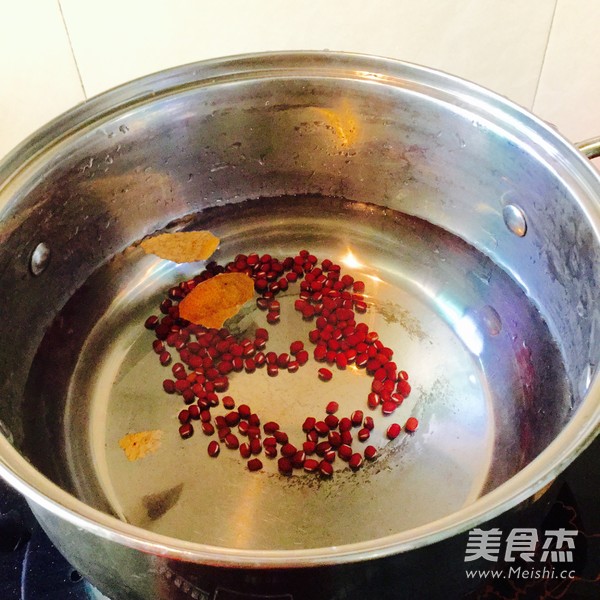 <a href=/shicai/shucai/LianOu/index.html target=_blank><u>莲<a href=/shicai/shucai/Ou/index.html target=_blank><u>藕</u></a></u></a>汤的做法