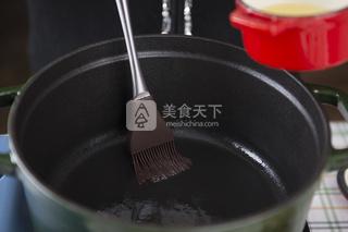 <a href=/shicai/shucai/LianOu/index.html target=_blank><u>莲<a href=/shicai/shucai/Ou/index.html target=_blank><u>藕</u></a></u></a><a href=/shicai/mimian/QiSi/index.html target=_blank><u>起司</u></a>烧