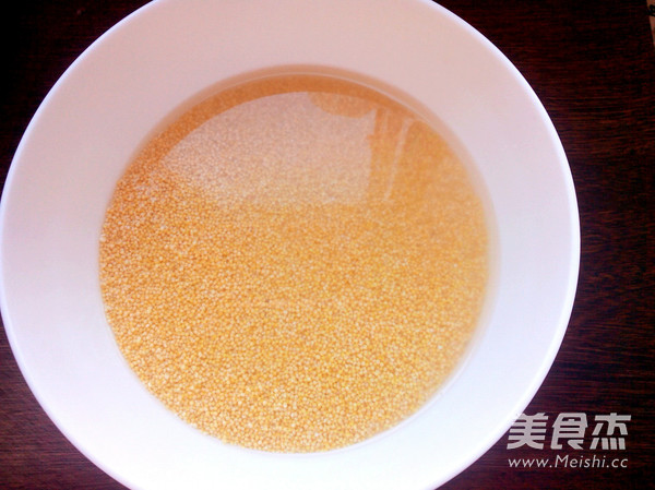 <a href=/shicai/mimian/XiaoMiMian/index.html target=_blank><u><a href=/shicai/mimian/XiaoMi/index.html target=_blank><u>小米</u></a>面</u></a><a href=/shicai/guopin/Zao/index.html target=_blank><u>枣</u></a>泥馒头的做法