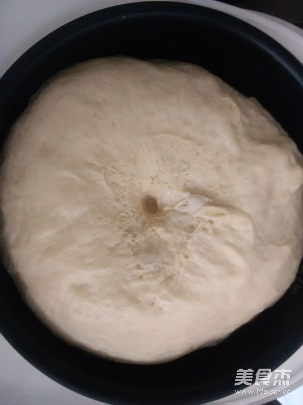 <a href=/shicai/mimian/HongDou/index.html target=_blank><u>红豆</u></a>沙餐包的做法