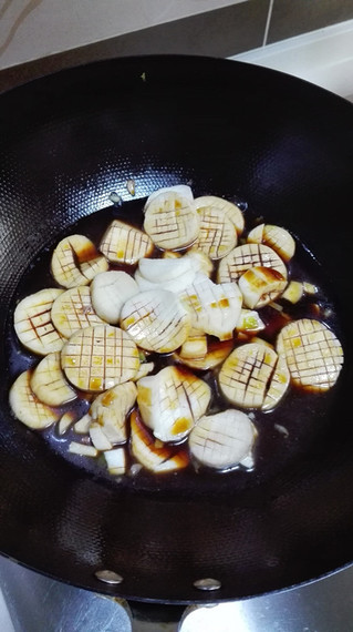 蚝油<a href=/shicai/shucai/XingBaoGu/index.html target=_blank><u><a href=/shicai/guopin/Xing/index.html target=_blank><u>杏</u></a>鲍菇</u></a>