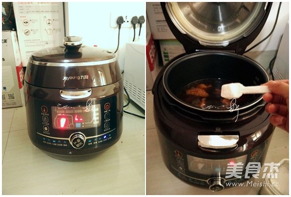 香雪面粉—红烧<a href=/shicai/rouqin/NiuRou/index.html target=_blank><u>牛肉</u></a>面的做法