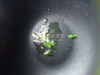 <a href=/shicai/rouqin/JiDan/index.html target=_blank><u>鸡蛋</u></a>炒熟蒜苔