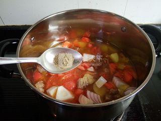 杂蔬小<a href=/shicai/rouqin/NiuNan/index.html target=_blank><u>牛腩</u></a>浓汤