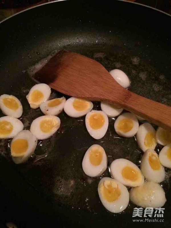 不一样的<a href=/shicai/rouqin/AnChun/index.html target=_blank><u>鹌鹑</u></a>蛋的做法