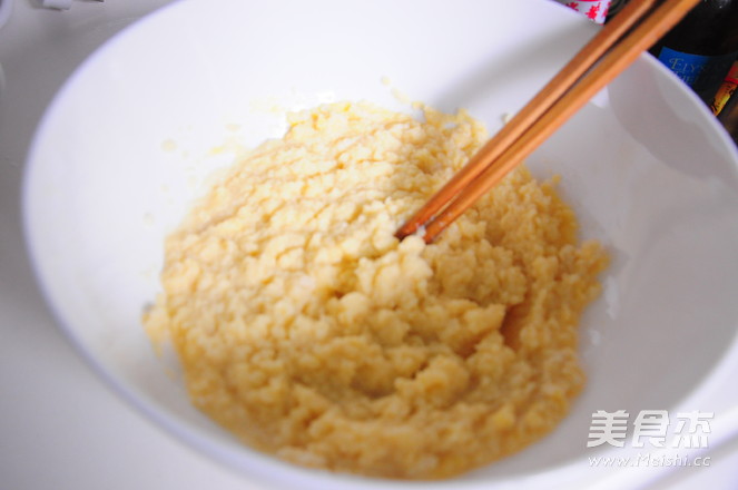 <a href=/shicai/mimian/DouZha/index.html target=_blank><u>豆渣</u></a>果干小馒头的做法