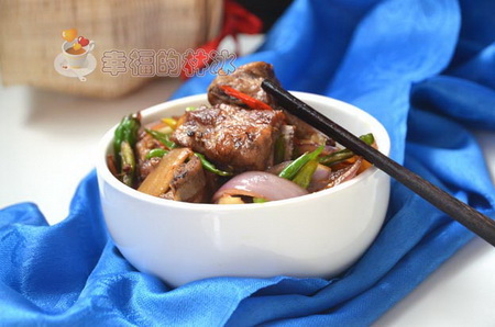 小炒<a href=/shicai/rouqin/PaiGu/index.html target=_blank><u>排骨</u></a>