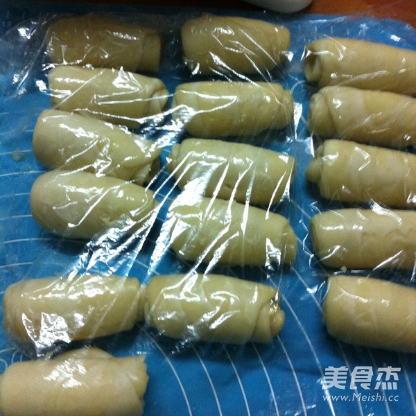 <a href=/shicai/shucai/BanLi/index.html target=_blank><u>板栗</u></a>饼的做法