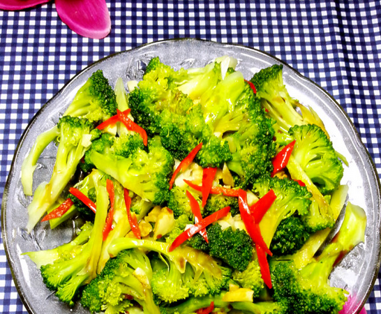 蒜香<a href=/shicai/shucai/XiLanHua/index.html target=_blank><u>西兰花</u></a>