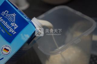 自制<a href=/shicai/mimian/SuanNai/index.html target=_blank><u>酸奶</u></a>