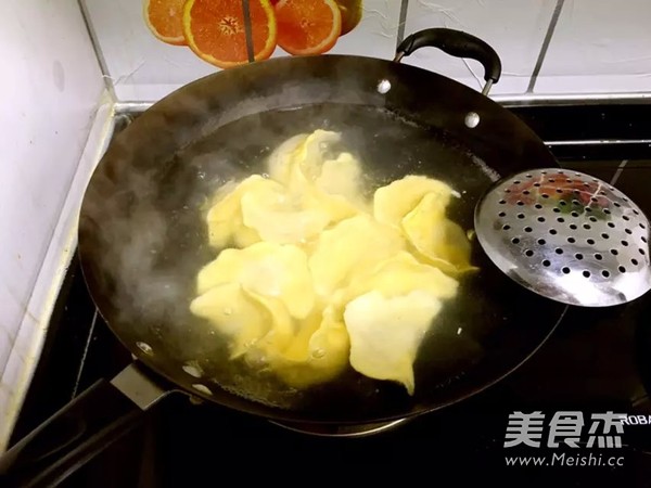 <a href=/shicai/shucai/YuanBaiCai/index.html target=_blank><u>圆<a href=/shicai/shucai/BaiCai/index.html target=_blank><u>白菜</u></a></u></a><a href=/shicai/rouqin/ZhuRou/index.html target=_blank><u>猪肉</u></a>水饺的做法