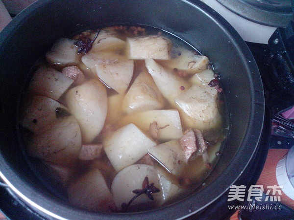 白<a href=/shicai/shucai/LuoBo/index.html target=_blank><u>萝卜</u></a>煲<a href=/shicai/rouqin/YaRou/index.html target=_blank><u>鸭肉</u></a>的做法