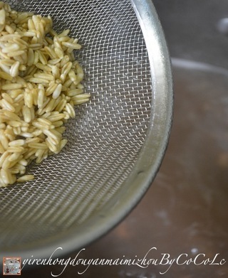 薏仁<a href=/shicai/mimian/HongDou/index.html target=_blank><u>红豆</u></a><a href=/shicai/mimian/YanMai/index.html target=_blank><u>燕麦</u></a>米粥