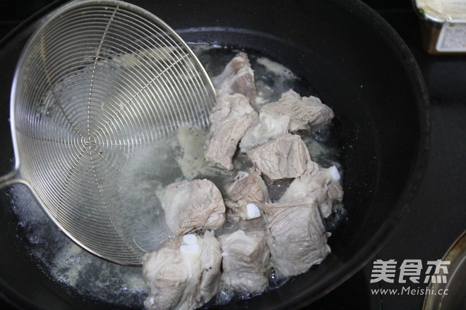 #苏泊尔#<a href=/shicai/mimian/YuMi/index.html target=_blank><u>玉米</u></a>虫草花<a href=/shicai/rouqin/PaiGu/index.html target=_blank><u>排骨</u></a>汤的做法