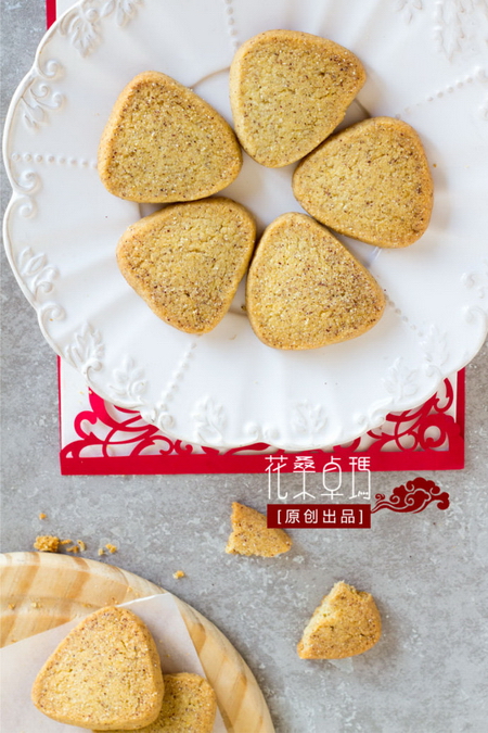 <a href=/shicai/mimian/HongDou/index.html target=_blank><u>红豆</u></a><a href=/shicai/mimian/YiMi/index.html target=_blank><u>薏米</u></a>饼干