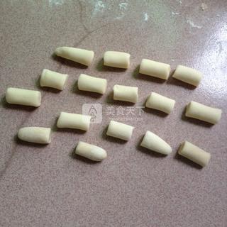 <a href=/shicai/shucai/MoGu/index.html target=_blank><u>蘑菇</u></a>包