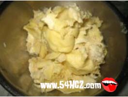 <a href=/shicai/guopin/LiuLian/index.html target=_blank><u>榴莲</u></a>薄饼的做法1