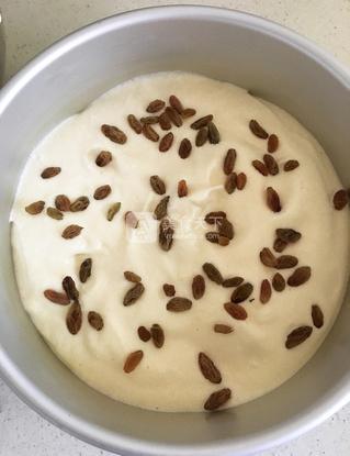 提子<a href=zt/qifengdg target=_blank><u>戚风蛋糕</u></a>