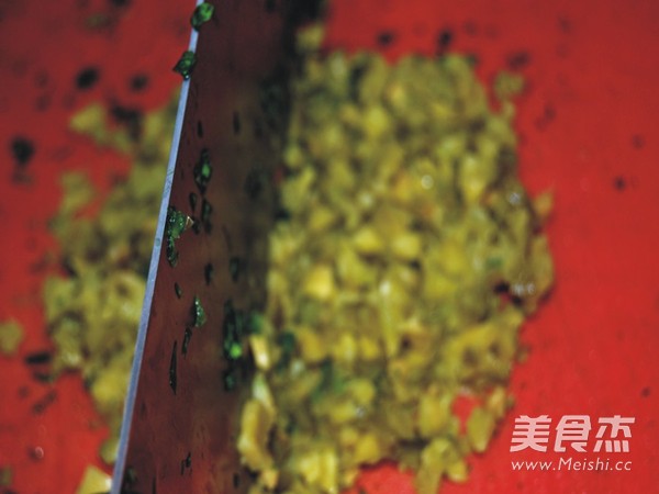 <a href=/shicai/shucai/JiCai/index.html target=_blank><u>荠菜</u></a>肉汤圆的做法