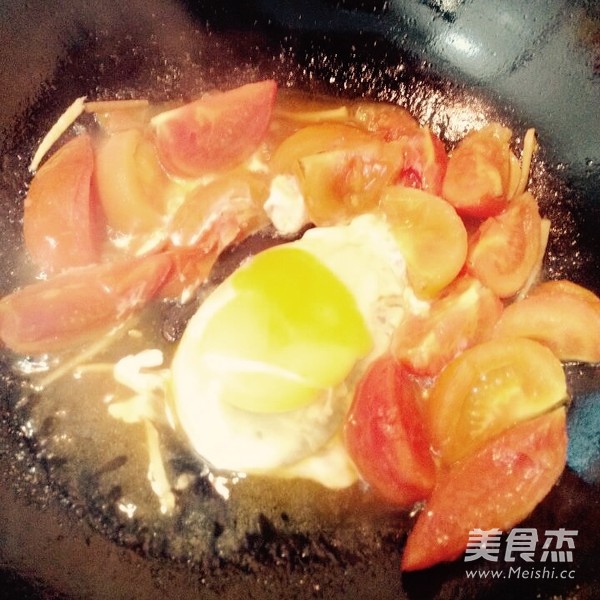 <a href=/shicai/shucai/XiHongShi/index.html target=_blank><u>西红柿</u></a><a href=/shicai/rouqin/JiDan/index.html target=_blank><u>鸡蛋</u></a>面的做法