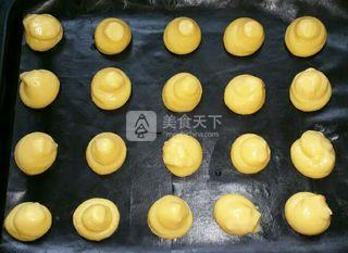 <a href=/shicai/mimian/NaiYou/index.html target=_blank><u>奶油</u></a>泡芙