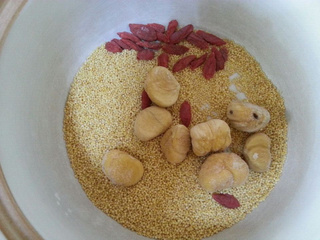 <a href=/shicai/guopin/LiZi/index.html target=_blank><u>栗子</u></a><a href=/shicai/mimian/XiaoMi/index.html target=_blank><u>小米</u></a>粥