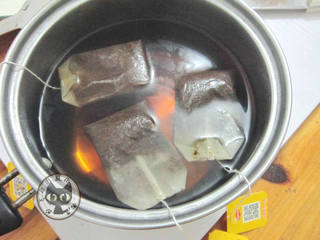 <a href=/shicai/diaoweipin/FengMi/index.html target=_blank><u>蜂蜜</u></a>冰柠茶