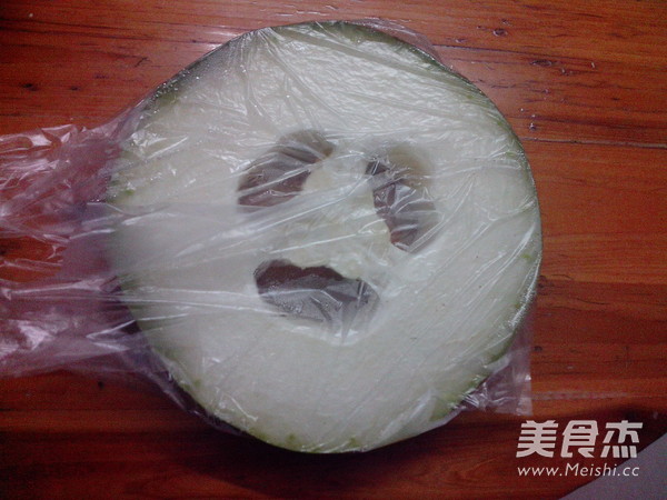 <a href=/shicai/shucai/DongGua/index.html target=_blank><u>冬瓜</u></a>煲<a href=/shicai/rouqin/PaiGu/index.html target=_blank><u>排骨</u></a>的做法