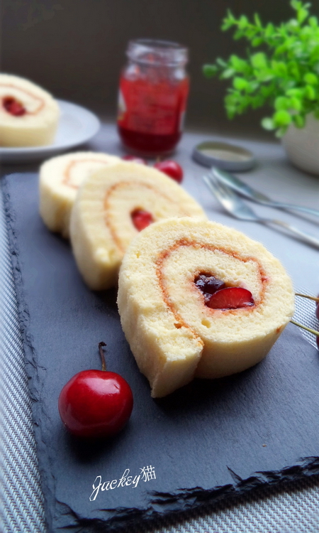 <a href=zt/qifengdg target=_blank><u>戚风蛋糕</u></a>卷