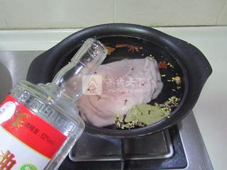 肚片<a href=/shicai/shucai/MuEr/index.html target=_blank><u>木耳</u></a><a href=/shicai/guopin/HuaSheng/index.html target=_blank><u>花生</u></a>汤