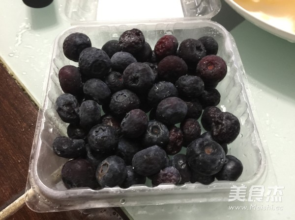 <a href=/shicai/guopin/LanMei/index.html target=_blank><u>蓝莓</u></a><a href=/shicai/guopin/PingGuo/index.html target=_blank><u>苹果</u></a><a href=/shicai/guopin/Li/index.html target=_blank><u>梨</u></a>汁的做法