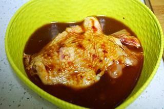 <a href=/shicai/shucai/XiangGu/index.html target=_blank><u>香菇</u></a><a href=/shicai/rouqin/JiTui/index.html target=_blank><u>鸡腿</u></a>面