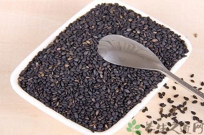 <a href=/shicai/guopin/HeiZhiMa/index.html target=_blank><u>黑<a href=/shicai/guopin/ZhiMa/index.html target=_blank><u>芝麻</u></a></u></a>补肾阴还是肾阳