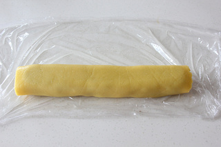 朗姆<a href=/shicai/guopin/PuTao/index.html target=_blank><u>葡萄</u></a>椰蓉饼干