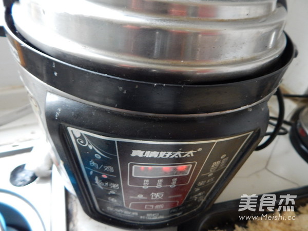 白<a href=/shicai/shucai/LuoBo/index.html target=_blank><u>萝卜</u></a><a href=/shicai/rouqin/LeiPai/index.html target=_blank><u>肋排</u></a>汤的做法