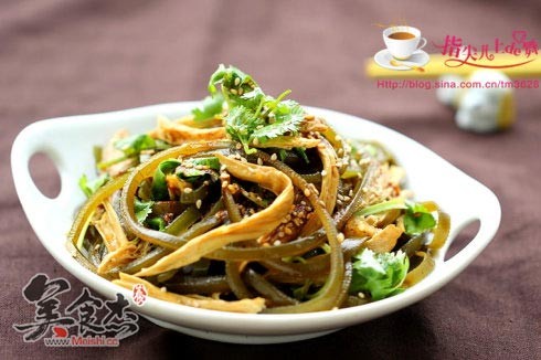 凉拌<a href=/shicai/shuichanpin/HaiDai/index.html target=_blank><u>海带</u></a>丝HC.jpg