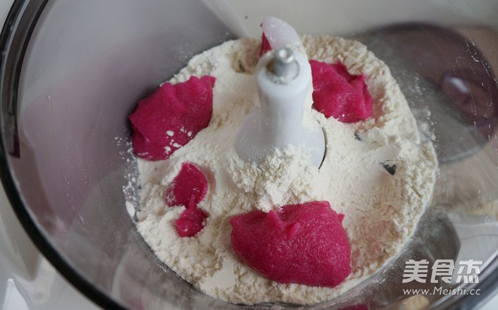 <a href=/shicai/rouqin/ZhuRou/index.html target=_blank><u>猪肉</u></a><a href=/shicai/shucai/XingBaoGu/index.html target=_blank><u><a href=/shicai/guopin/Xing/index.html target=_blank><u>杏</u></a>鲍菇</u></a>水饺的做法