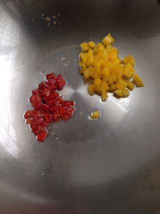 五色酸爽脆皮<a href=/shicai/guopin/HuaSheng/index.html target=_blank><u>花生</u></a>