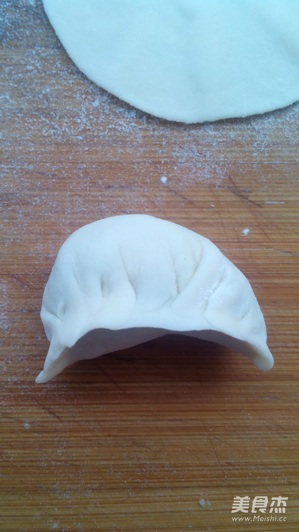 <a href=/shicai/rouqin/ZhengJi/index.html target=_blank><u>鸡肉</u></a>菌菇饺子的做法