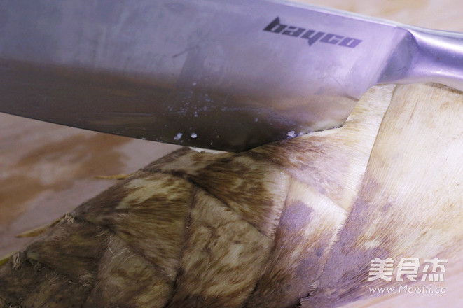 <a href=/shicai/shucai/ChunSun/index.html target=_blank><u>春笋</u></a>腊鸭汤的做法