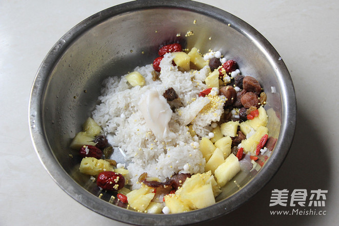 <a href=/shicai/guopin/BoLuo/index.html target=_blank><u>菠萝</u></a>八宝饭的做法