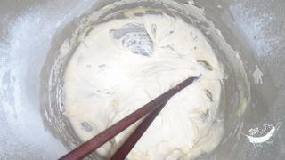 心形玫瑰卷<a href=/shicai/mimian/MianBao/index.html target=_blank><u>面包</u></a>