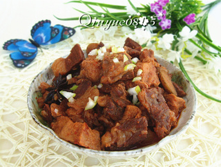 <a href=/shicai/rouqin/NiuRou/index.html target=_blank><u>牛肉</u></a>炖冻<a href=/shicai/mimian/DouFu/index.html target=_blank><u>豆腐</u></a>